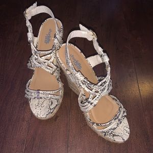 Wedge Heel Sandals/Snake Print/Size 8